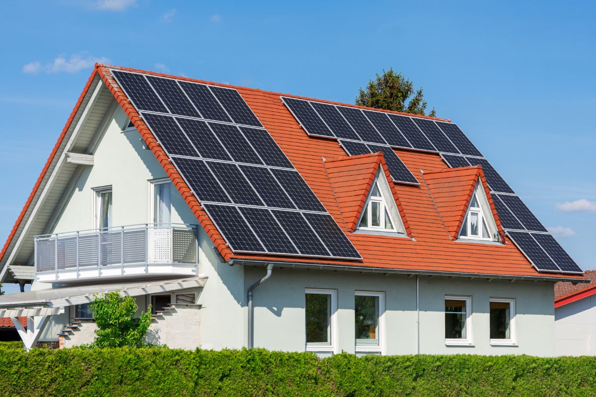 Solarni paneli posstavljeni na kuci u Apatinu