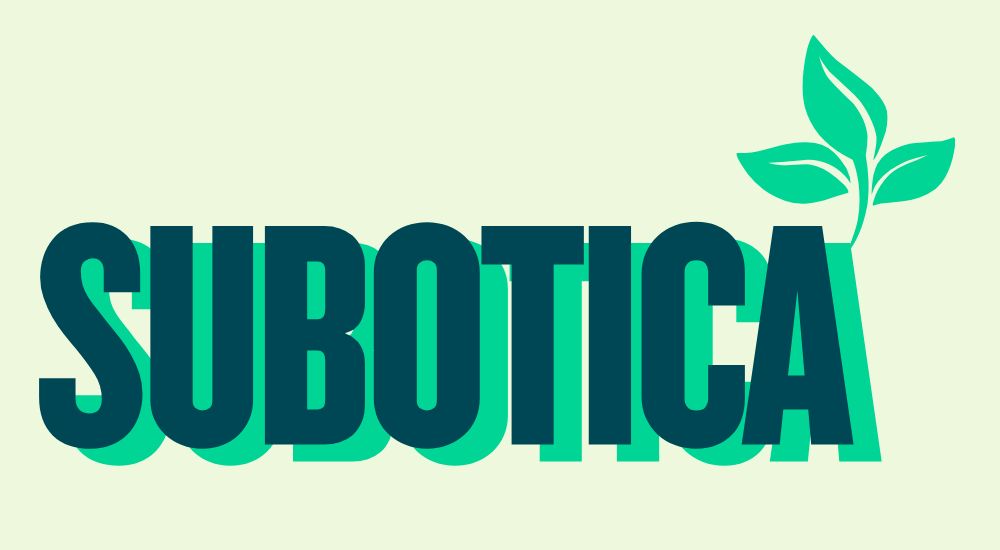 Zeleni natpis Subotica na zelenoj povrsini kao simbol Subotice koja koristi zelenu energiju